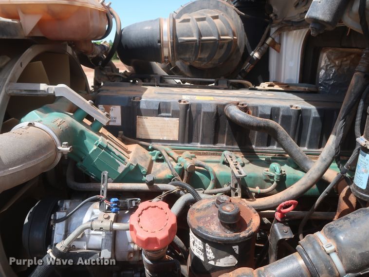 image for item DH0932 2007 Volvo VHD  dump truck