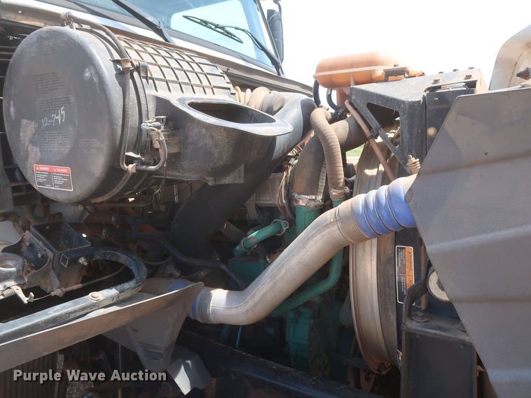 image for item DH0932 2007 Volvo VHD  dump truck