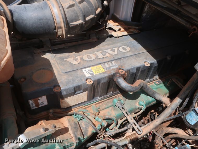 image for item DH0932 2007 Volvo VHD  dump truck