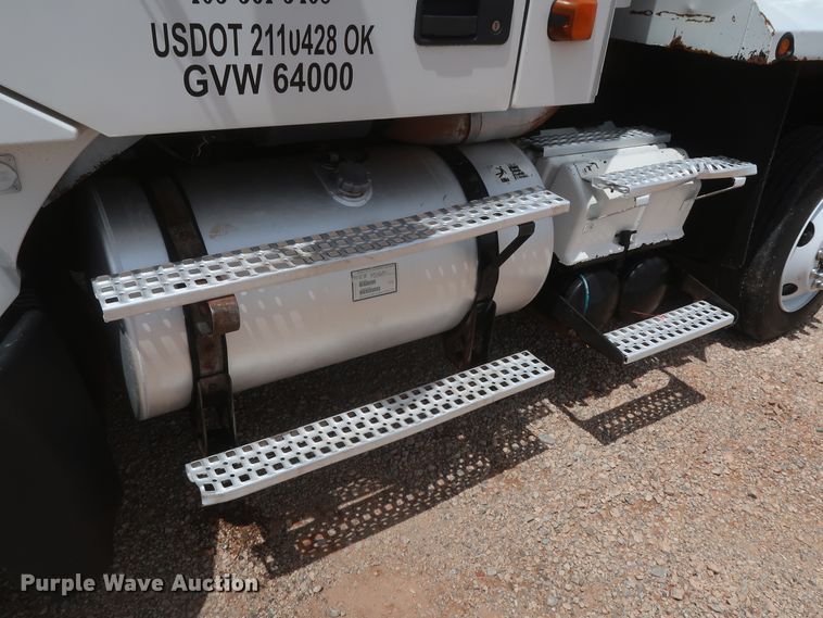 image for item DH0932 2007 Volvo VHD  dump truck