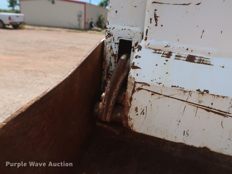 image for item DH0932 2007 Volvo VHD  dump truck