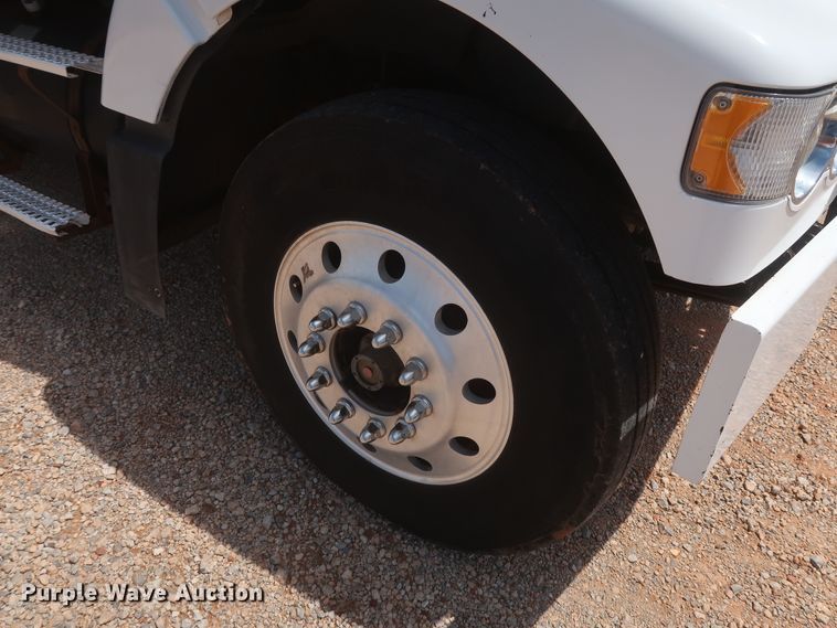 image for item DH0932 2007 Volvo VHD  dump truck