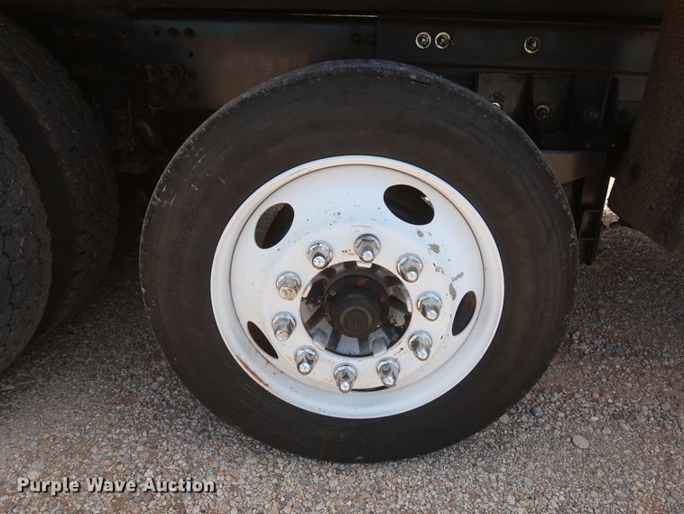 image for item DH0932 2007 Volvo VHD  dump truck