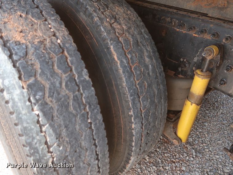 image for item DH0932 2007 Volvo VHD  dump truck