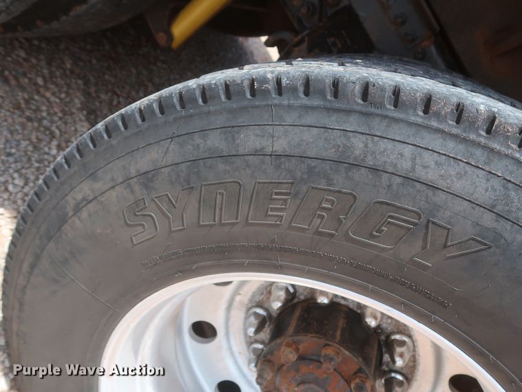 image for item DH0932 2007 Volvo VHD  dump truck