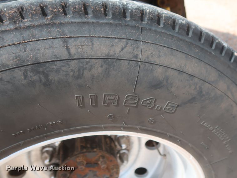 image for item DH0932 2007 Volvo VHD  dump truck