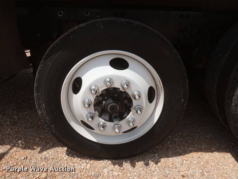 image for item DH0932 2007 Volvo VHD  dump truck