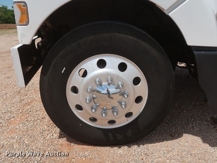 image for item DH0932 2007 Volvo VHD  dump truck