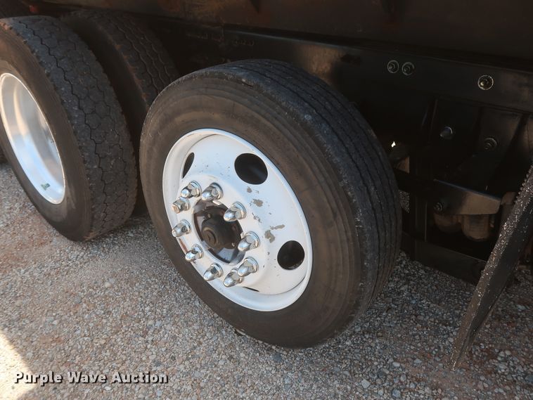 image for item DH0932 2007 Volvo VHD  dump truck