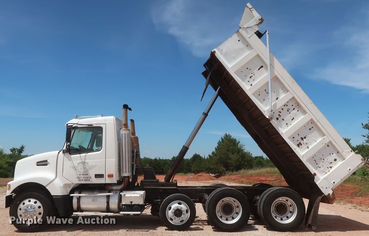 image for item DH0932 2007 Volvo VHD  dump truck