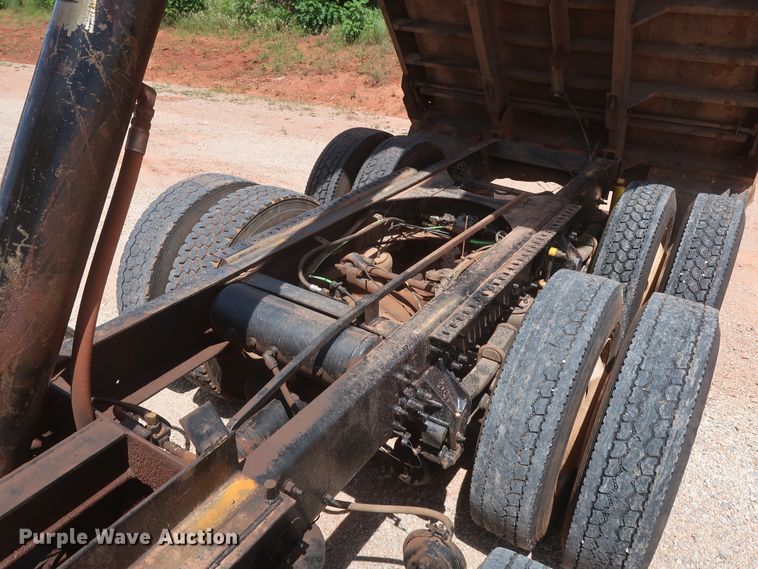 image for item DH0932 2007 Volvo VHD  dump truck