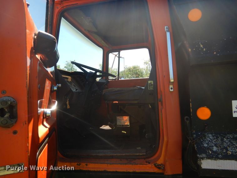 image for item DH5143 1976 Ford 8000  dump truck