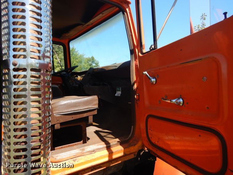 image for item DH5143 1976 Ford 8000  dump truck