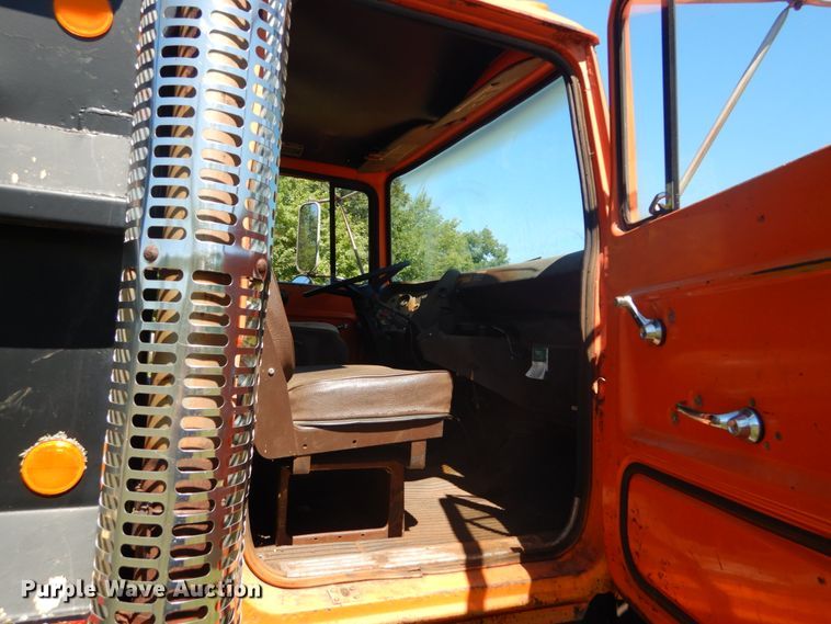 image for item DH5143 1976 Ford 8000  dump truck