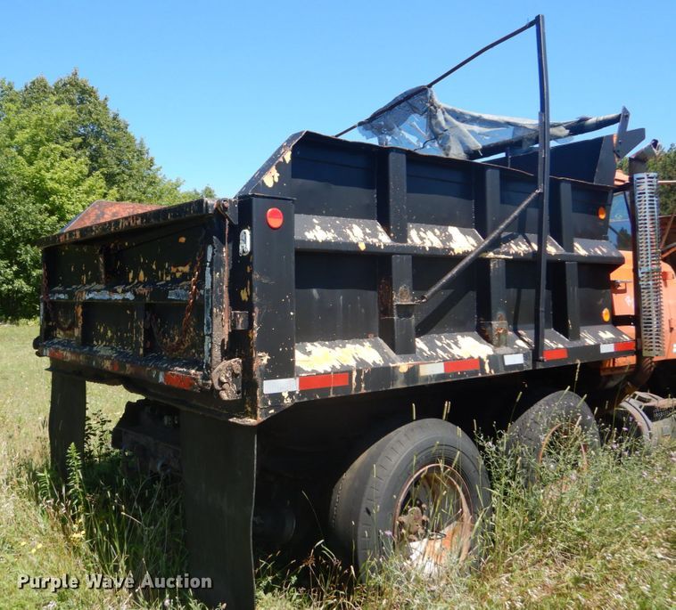 image for item DH5143 1976 Ford 8000  dump truck