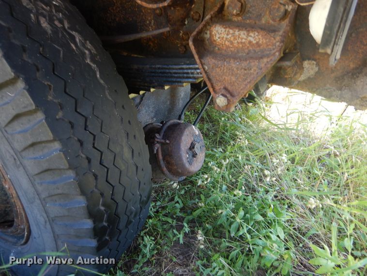 image for item DH5143 1976 Ford 8000  dump truck