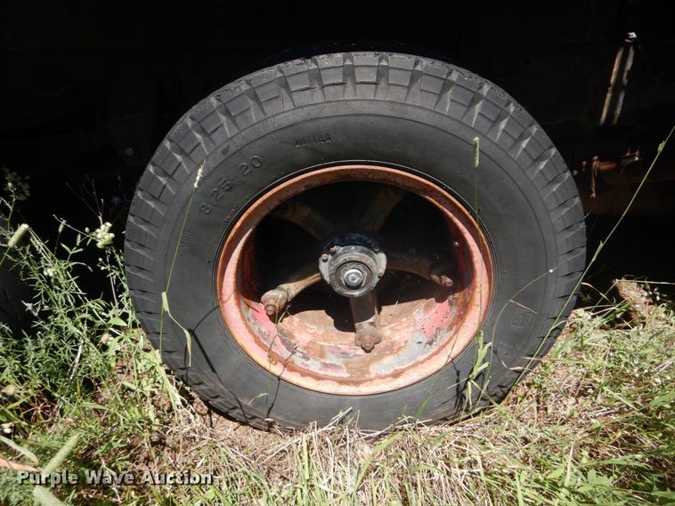 image for item DH5143 1976 Ford 8000  dump truck