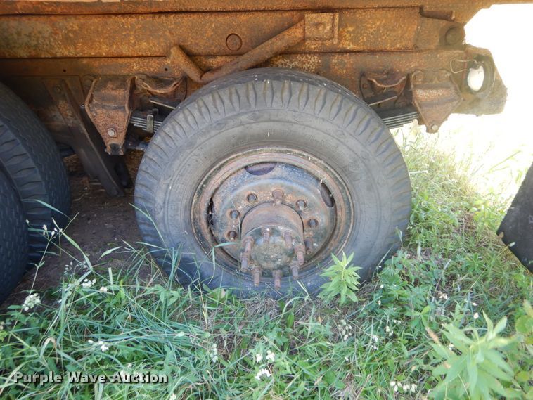 image for item DH5143 1976 Ford 8000  dump truck