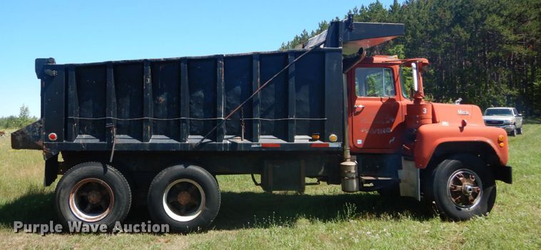 image for item DH5147 1970 Mack DM-607S  dump truck