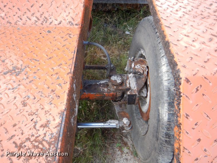 image for item DH5371 2005 Broce RJ350  broom