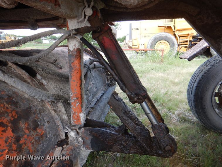 image for item DH5371 2005 Broce RJ350  broom