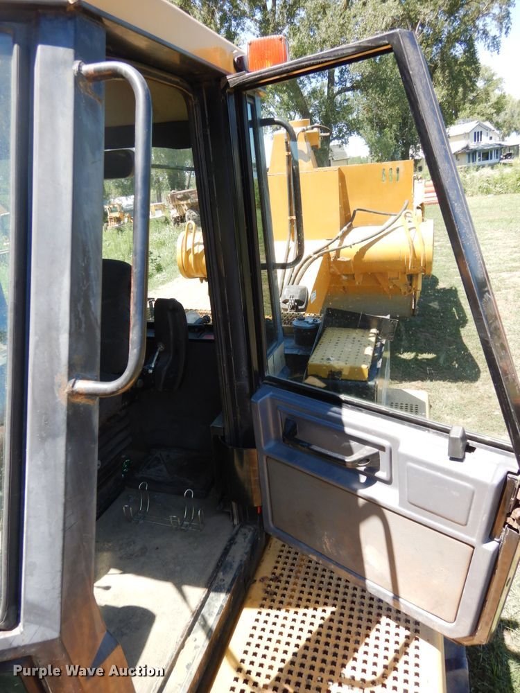 image for item DH6523 1994 Caterpillar Challenger 75C  tractor