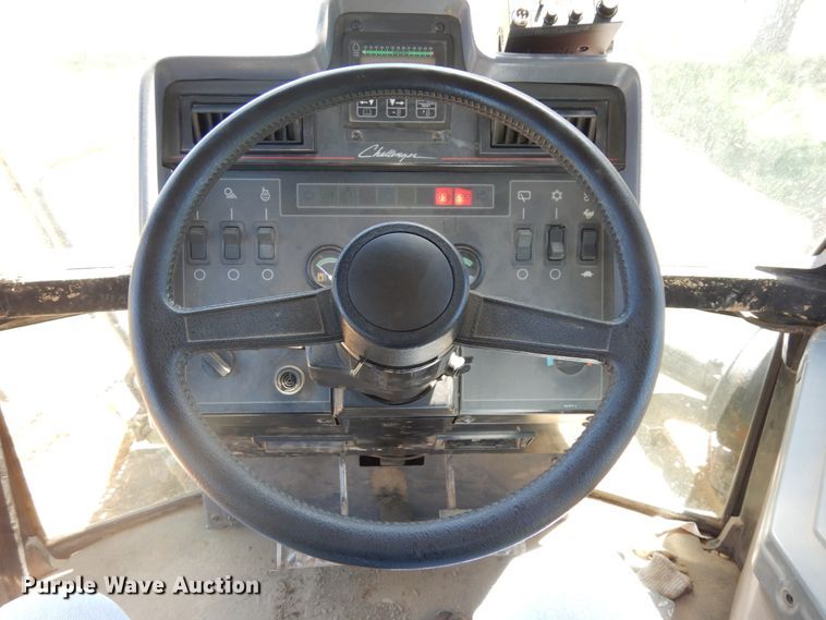 image for item DH6523 1994 Caterpillar Challenger 75C  tractor