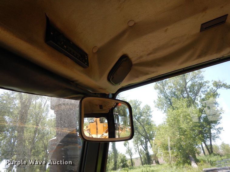 image for item DH6523 1994 Caterpillar Challenger 75C  tractor