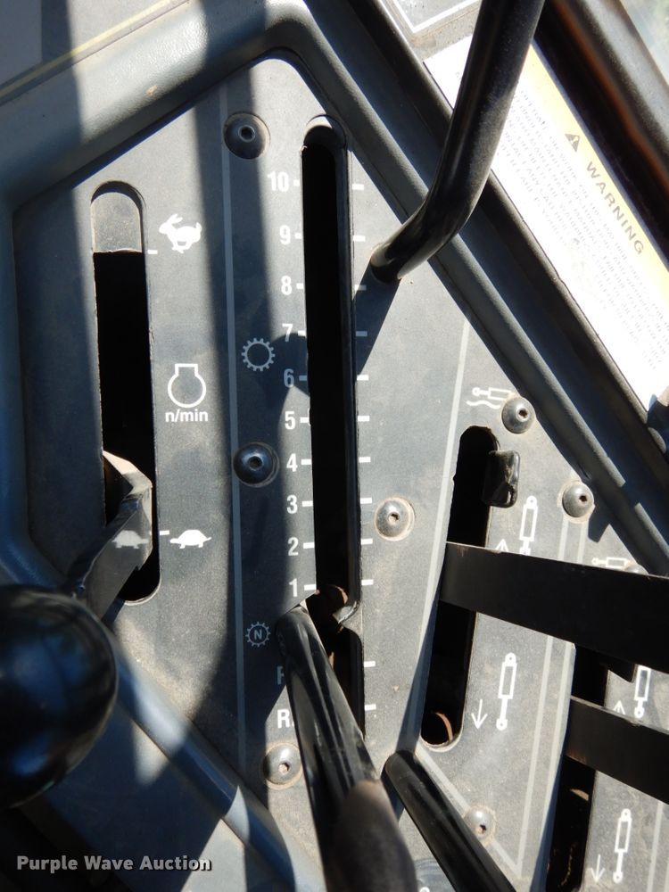 image for item DH6523 1994 Caterpillar Challenger 75C  tractor