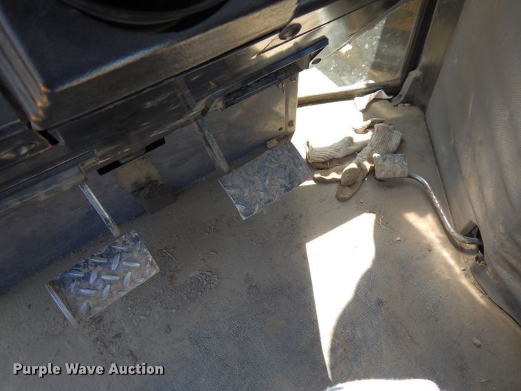 image for item DH6523 1994 Caterpillar Challenger 75C  tractor