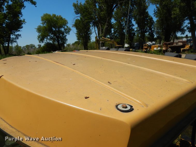 image for item DH6523 1994 Caterpillar Challenger 75C  tractor