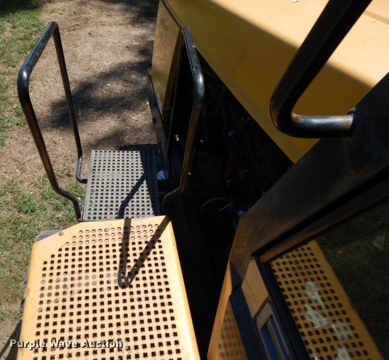 image for item DH6523 1994 Caterpillar Challenger 75C  tractor