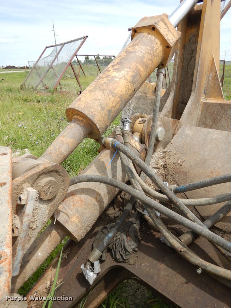 image for item DH6551 1995 Caterpillar dozer ripper