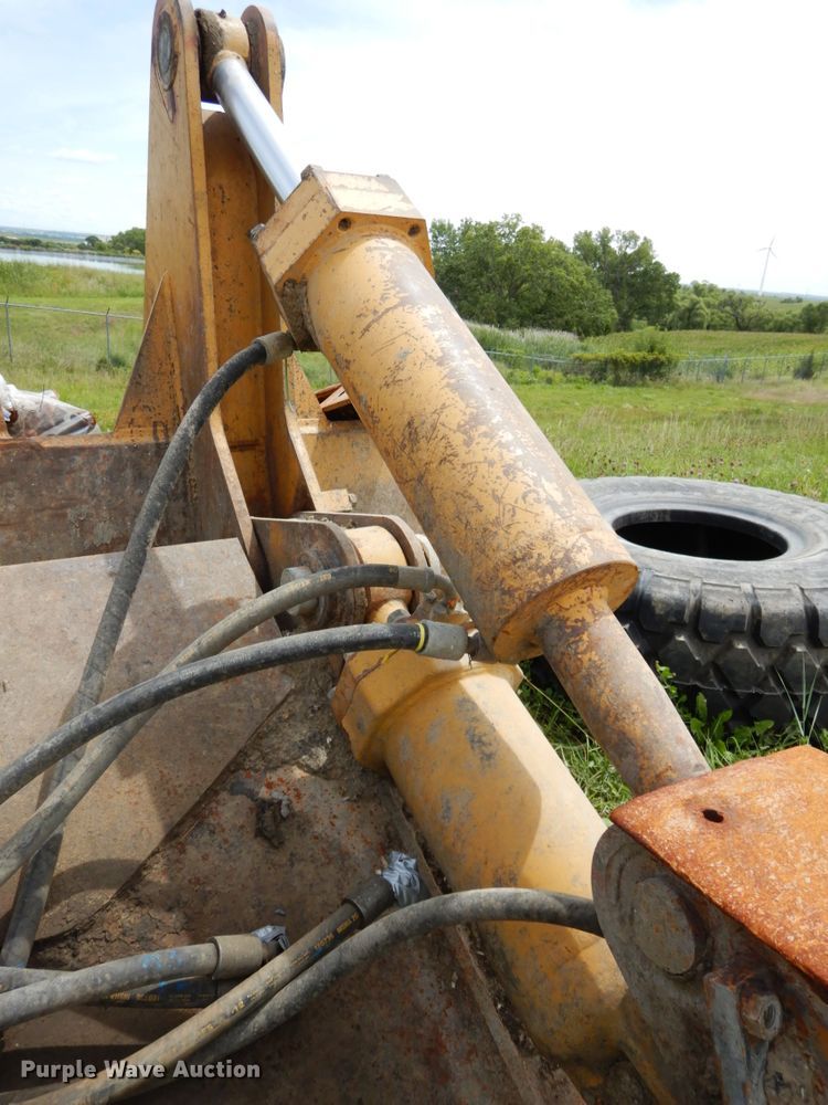 image for item DH6551 1995 Caterpillar dozer ripper