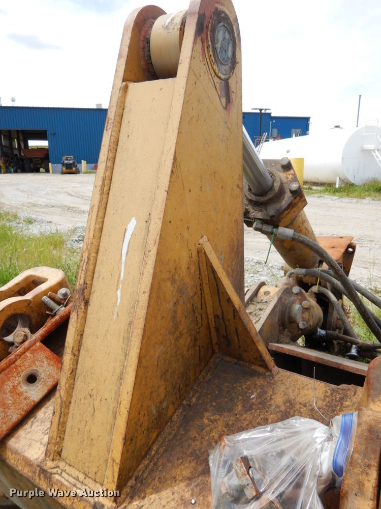 image for item DH6551 1995 Caterpillar dozer ripper