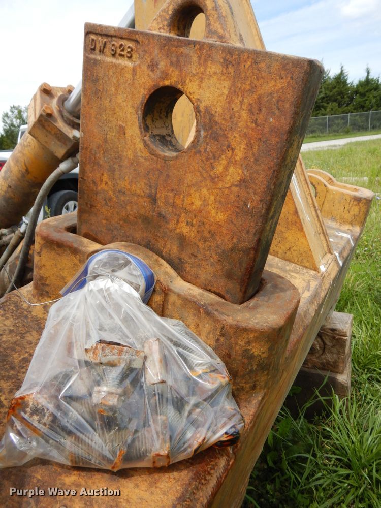 image for item DH6551 1995 Caterpillar dozer ripper