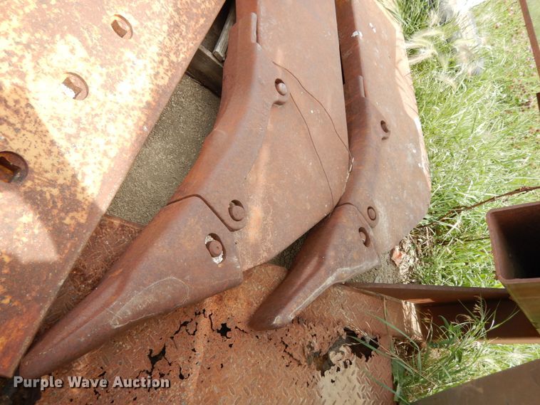 image for item DH6551 1995 Caterpillar dozer ripper