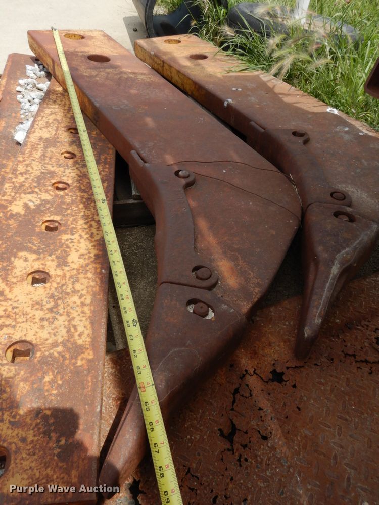 image for item DH6551 1995 Caterpillar dozer ripper