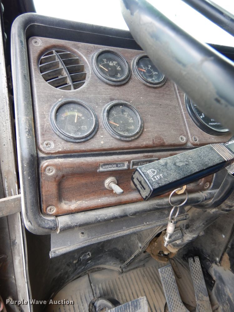 image for item DH6566 1987 Freightliner FLC  dump truck