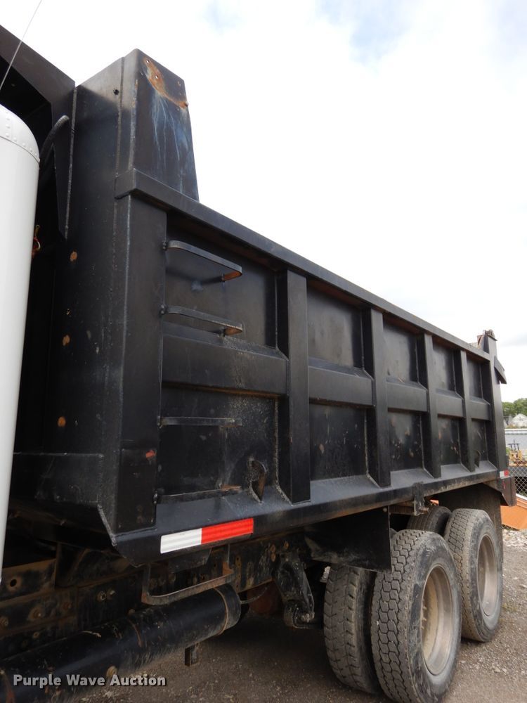 image for item DH6566 1987 Freightliner FLC  dump truck