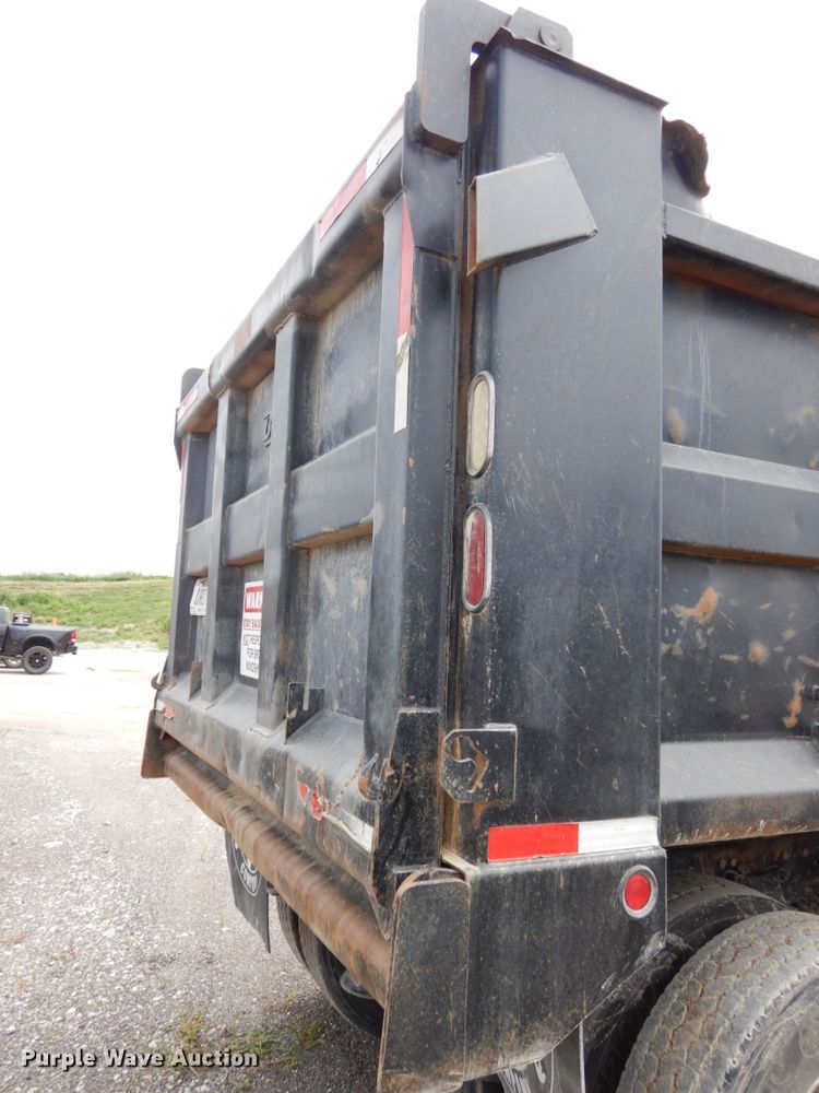 image for item DH6566 1987 Freightliner FLC  dump truck