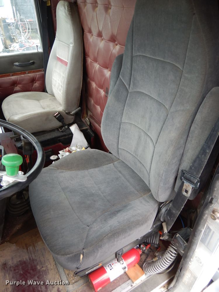 image for item DH6567 1995 International 9300  dump truck