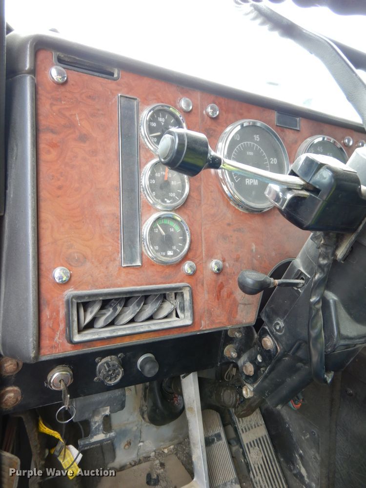 image for item DH6567 1995 International 9300  dump truck