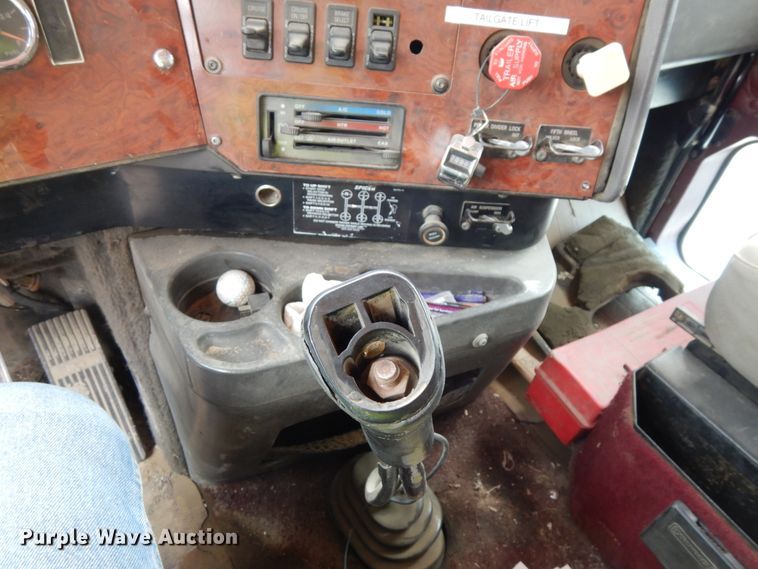 image for item DH6567 1995 International 9300  dump truck