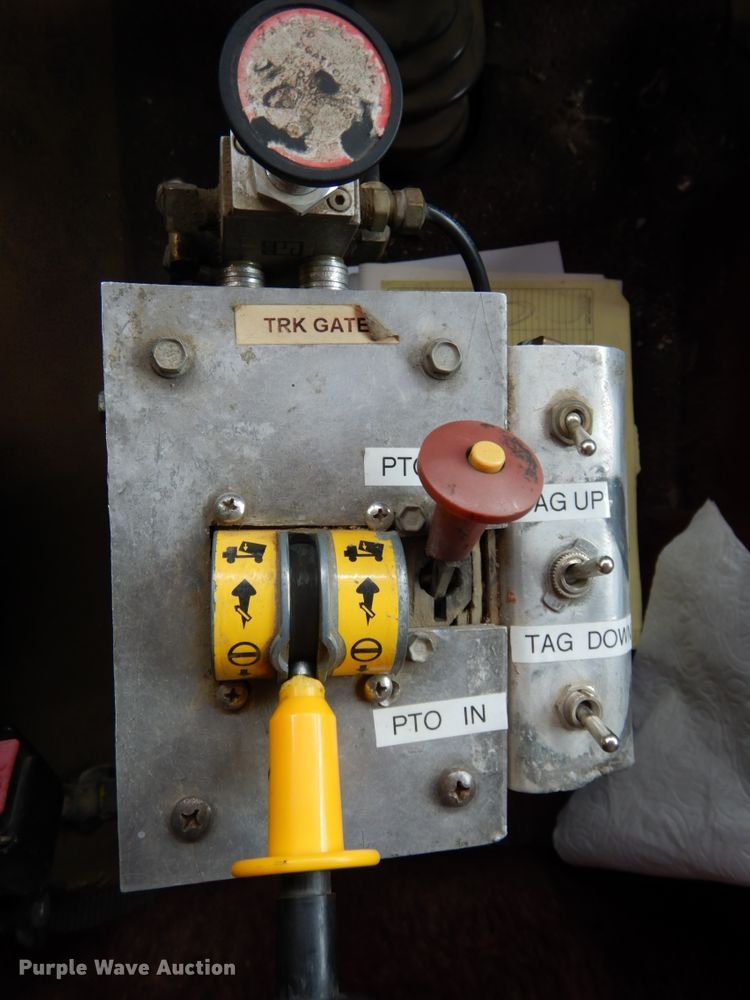 image for item DH6567 1995 International 9300  dump truck