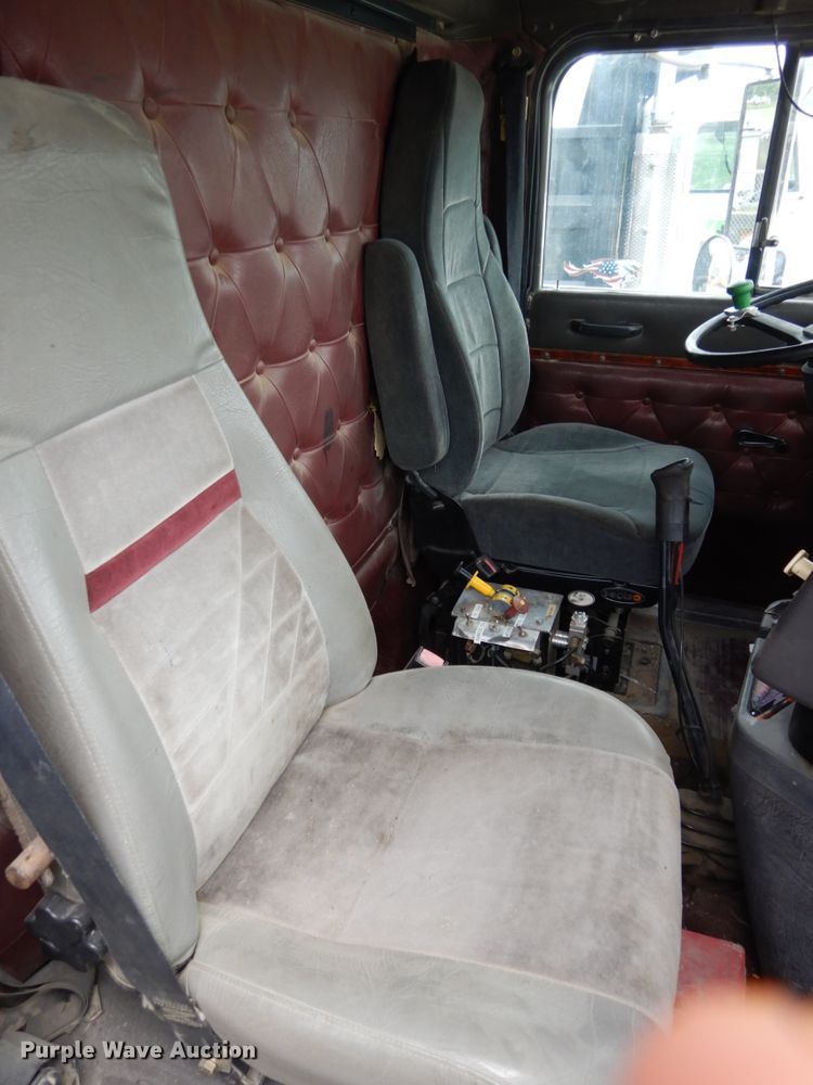 image for item DH6567 1995 International 9300  dump truck