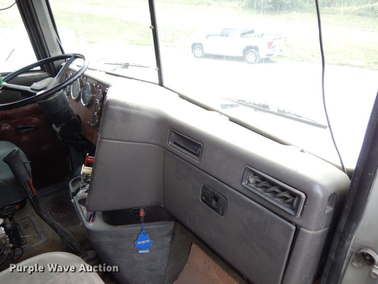 image for item DH6567 1995 International 9300  dump truck