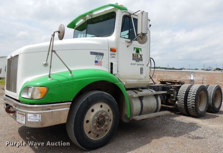 image for item DH6568 1998 International 9200  semi truck