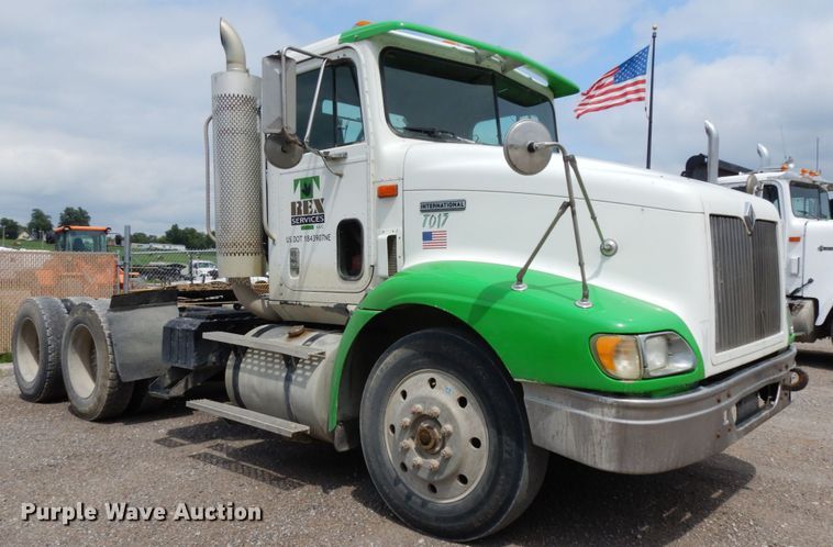 image for item DH6568 1998 International 9200  semi truck