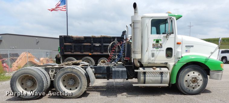 image for item DH6568 1998 International 9200  semi truck